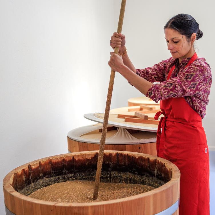 Koikuchi Shoyu – Dark Soy Sauce (1000 ml) - 3