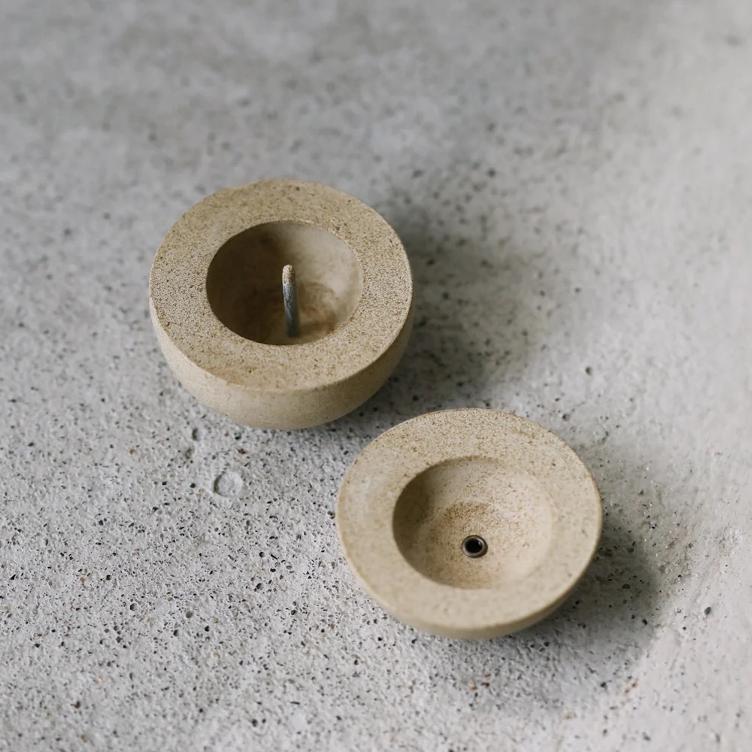 Kerzen- & Räucherstäbchenhalter – Beige - 1