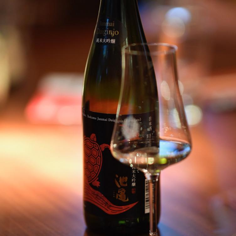 Sake – ikekame Turtle Red (720 ml) - 0